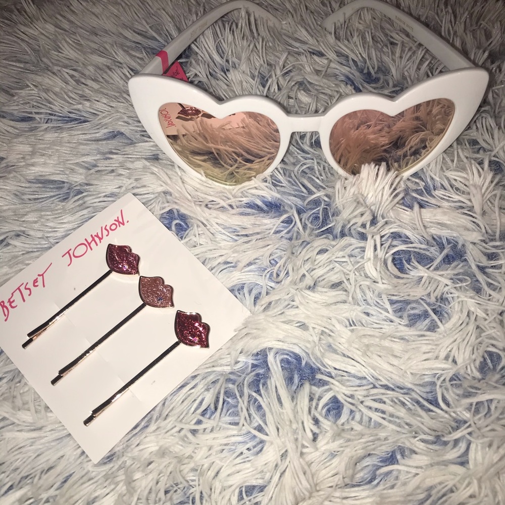 NWT-Auth. Betsey Johnson VDAY Set-10% OFF BUNDLES